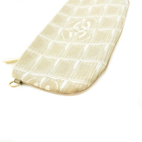 CHANEL "Traveline": Beige CC Logo Pouch/Clutch my - Picture 6 of 10